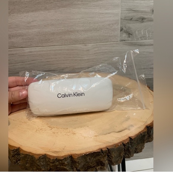 3/$30 CALVIN KLEIN Sunglass / eyeglass hardshell
Case - brand new! - Picture 2 of 6